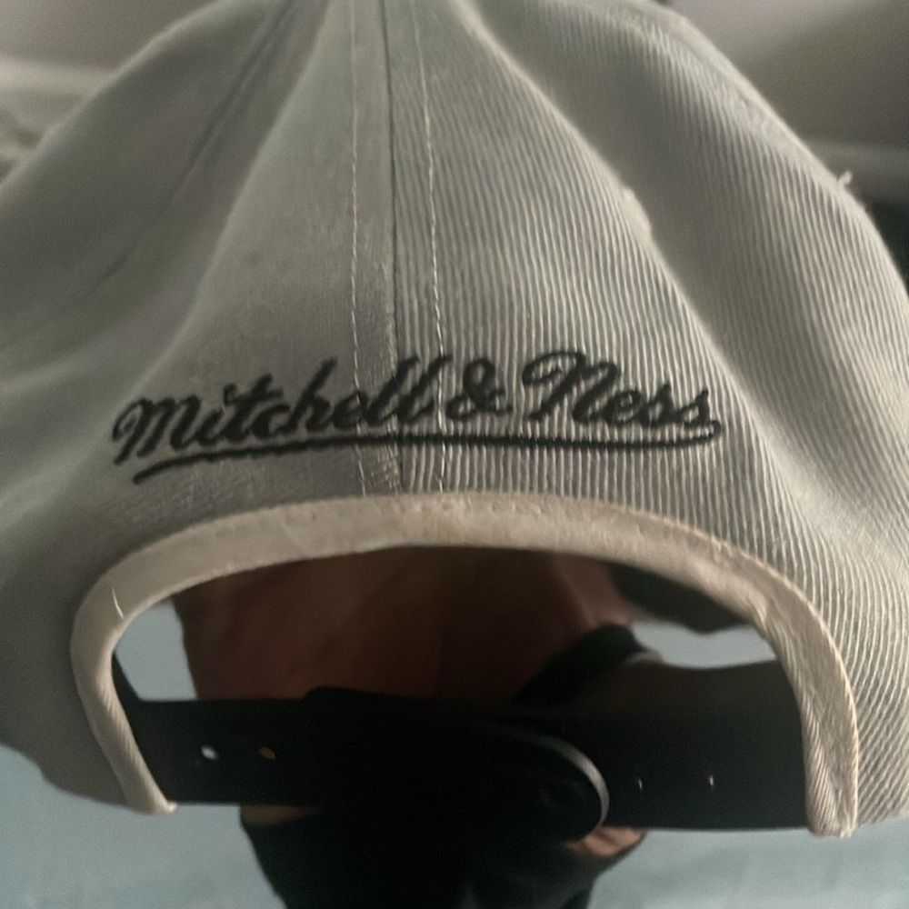 Mitchell & Ness Eagles Snapback - image 2